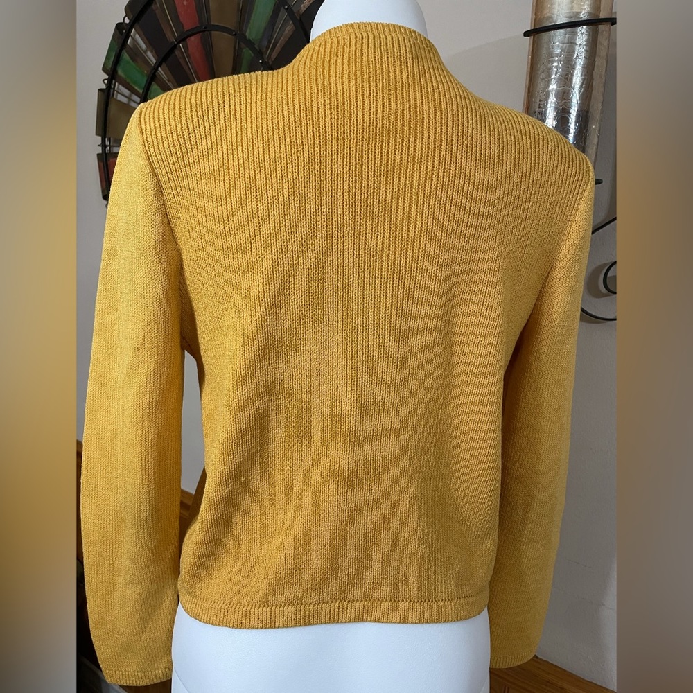 St. John Vintage Knit Sweater - Picture 5 of 12